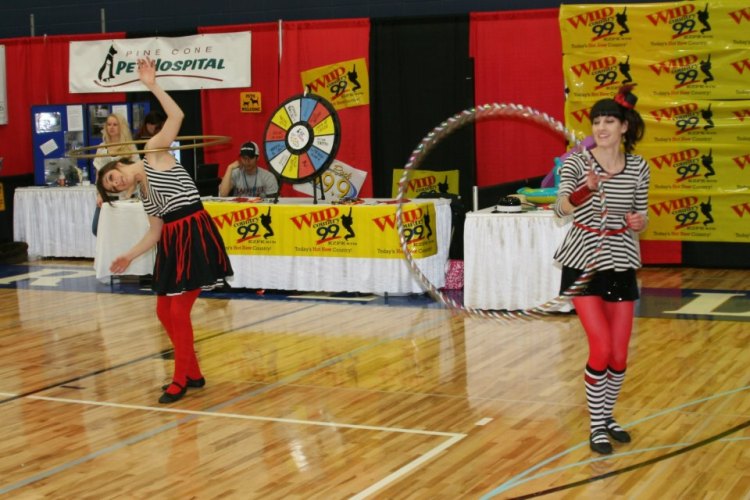 Twistin Vixens Hooping at Sartell Community Showase 2013