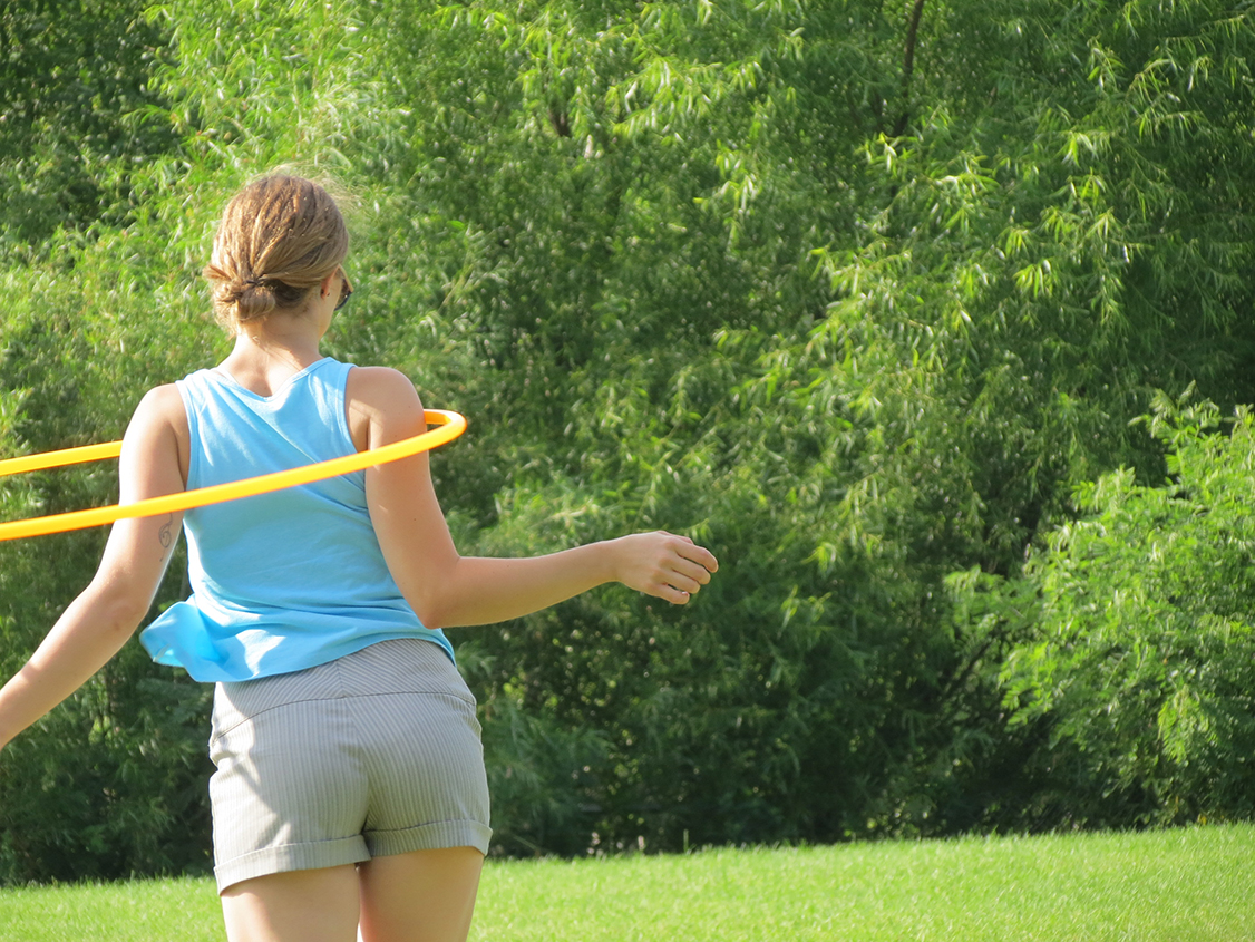 Kayla Helm shoulder hooping