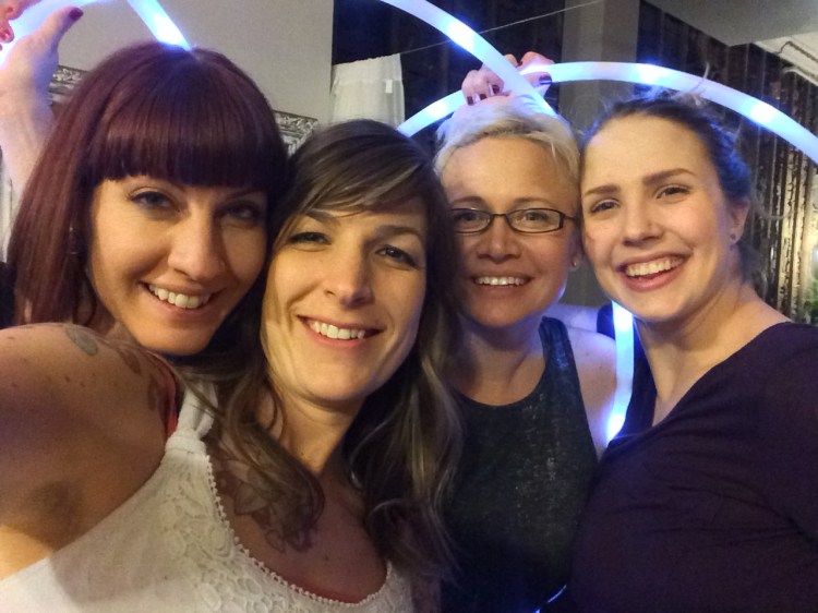 Twistin Vixens Hoopers